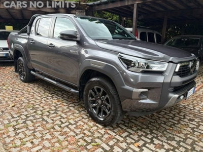 Toyota Hilux 2.8 D A/T 4WD porte Double Cab Invincible usato