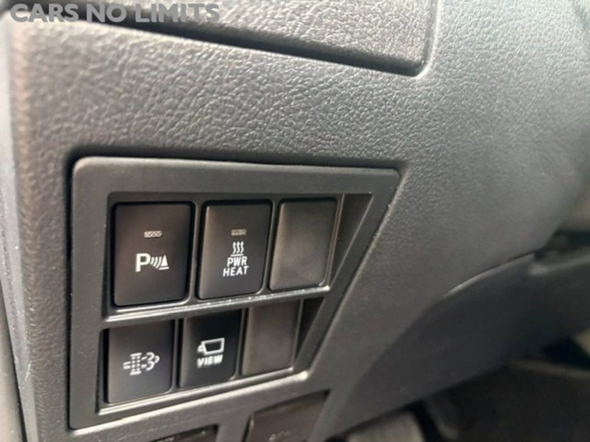 Toyota Hilux 2.8 D A/T 4WD porte Double Cab Invincible (4)
