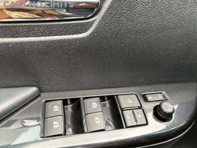 Toyota Hilux 2.8 D A/T 4WD porte Double Cab Invincible (5)