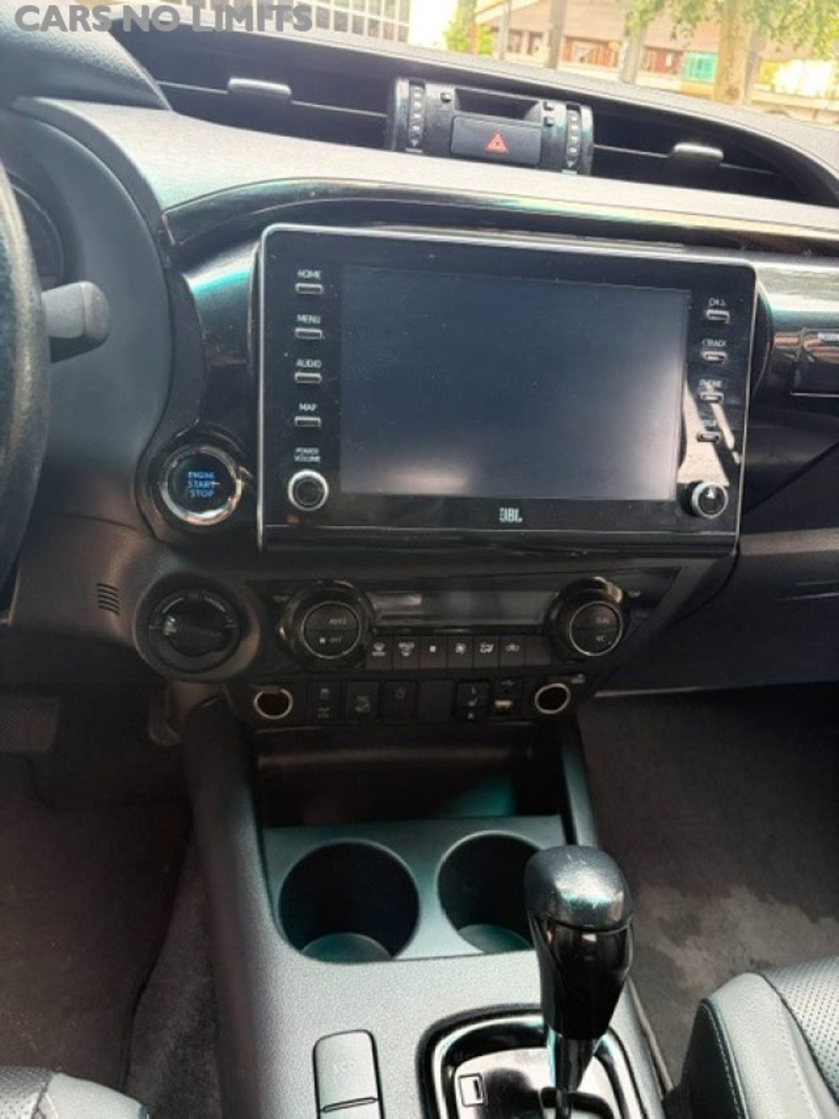 Toyota Hilux 2.8 D A/T 4WD porte Double Cab Invincible (7)