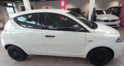 Lancia Ypsilon 1.2 69 CV 5 porte S&S Elefantino Blu (2)
