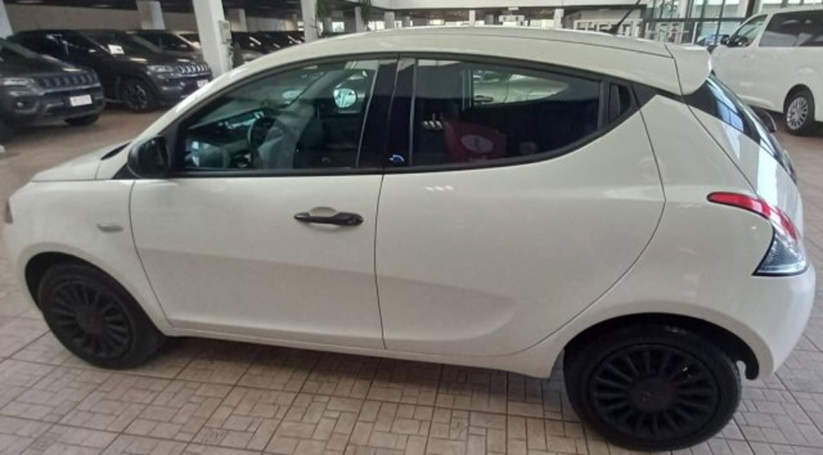 Lancia Ypsilon 1.2 69 CV 5 porte S&S Elefantino Blu (4)