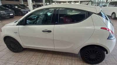 Lancia Ypsilon 1.2 69 CV 5 porte S&S Elefantino Blu (4)