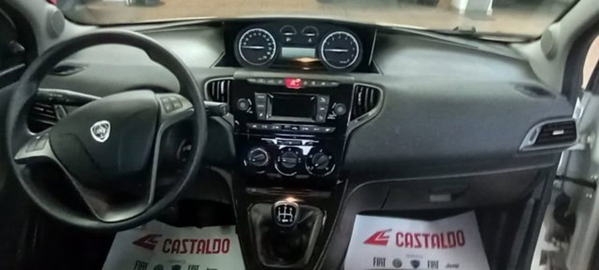 Lancia Ypsilon 1.2 69 CV 5 porte S&S Elefantino Blu (8)