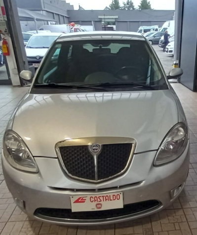Lancia Ypsilon 1.3 MJT 90 CV DPF Sport MomoDesign usata