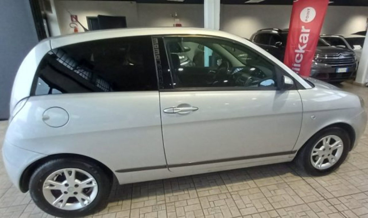 Lancia Ypsilon 1.3 MJT 90 CV DPF Sport MomoDesign (4)