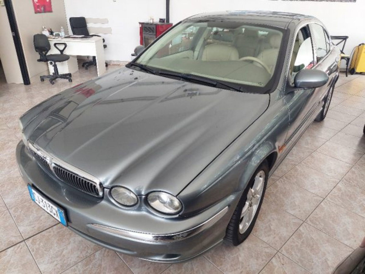 Jaguar X-Type 2 litri V6 24V cat (2)