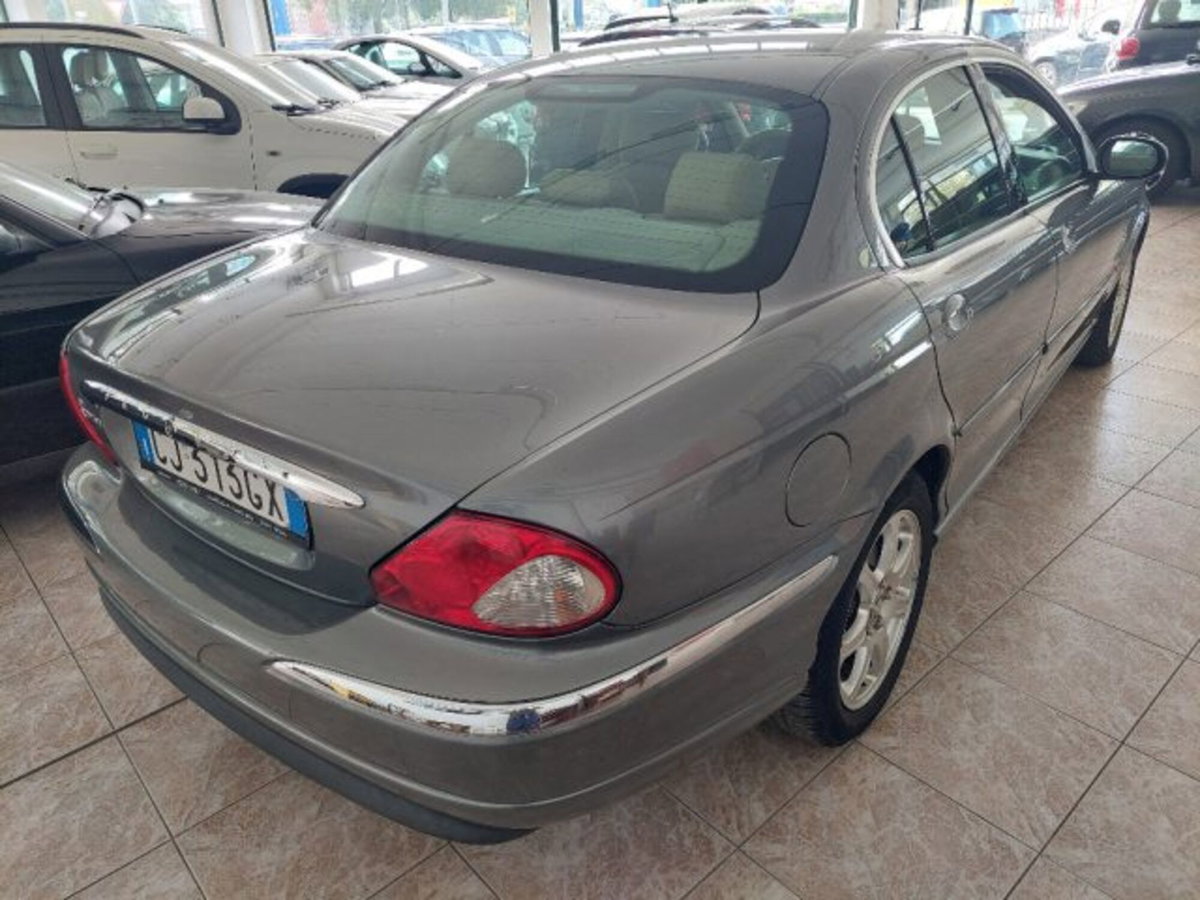 Jaguar X-Type 2 litri V6 24V cat (3)