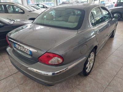 Jaguar X-Type 2 litri V6 24V cat (3)