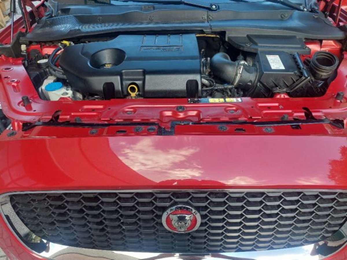Jaguar E-Pace 2.0D 150 CV AWD aut. S (11)