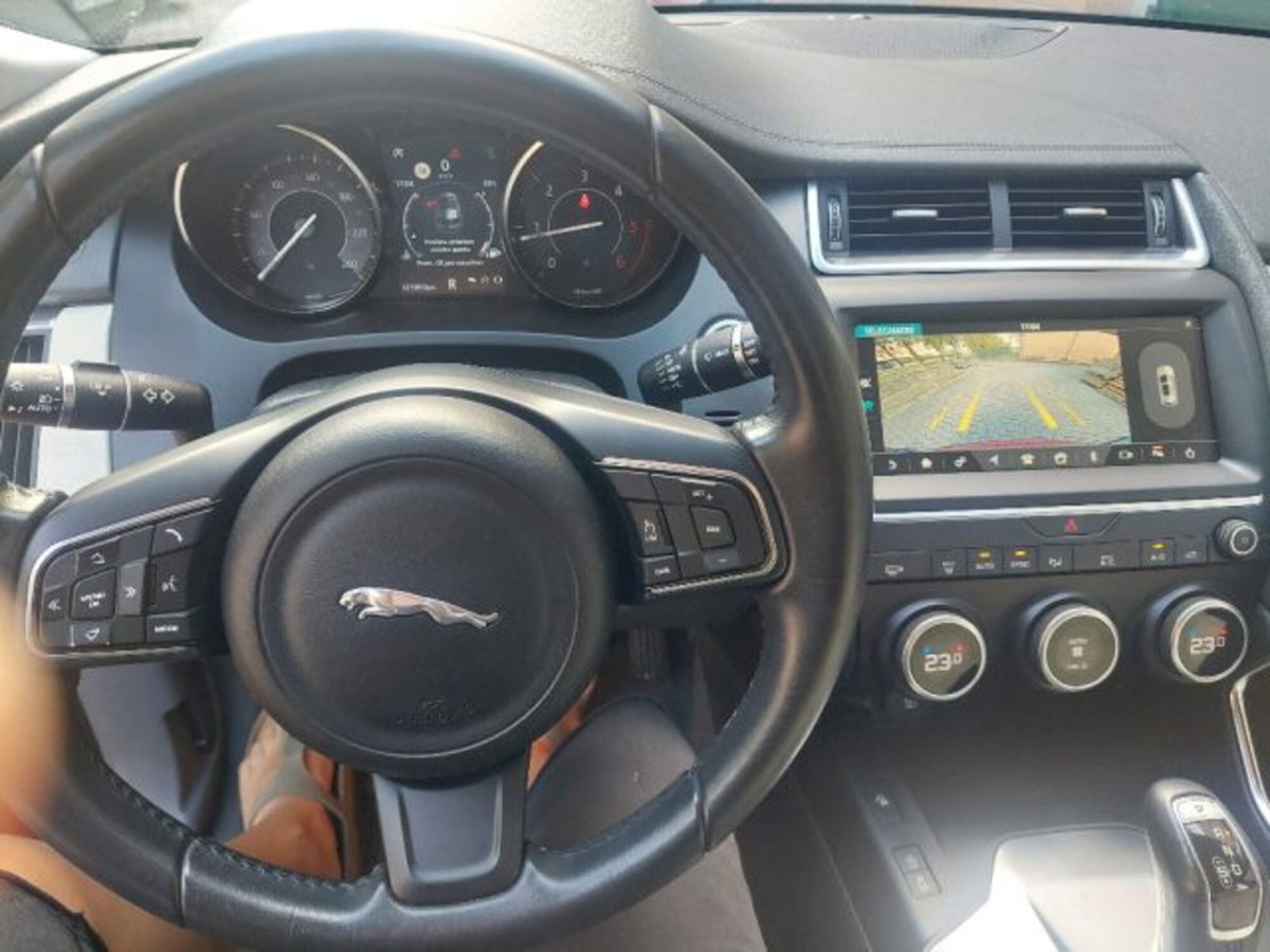 Jaguar E-Pace 2.0D 150 CV AWD aut. S (8)
