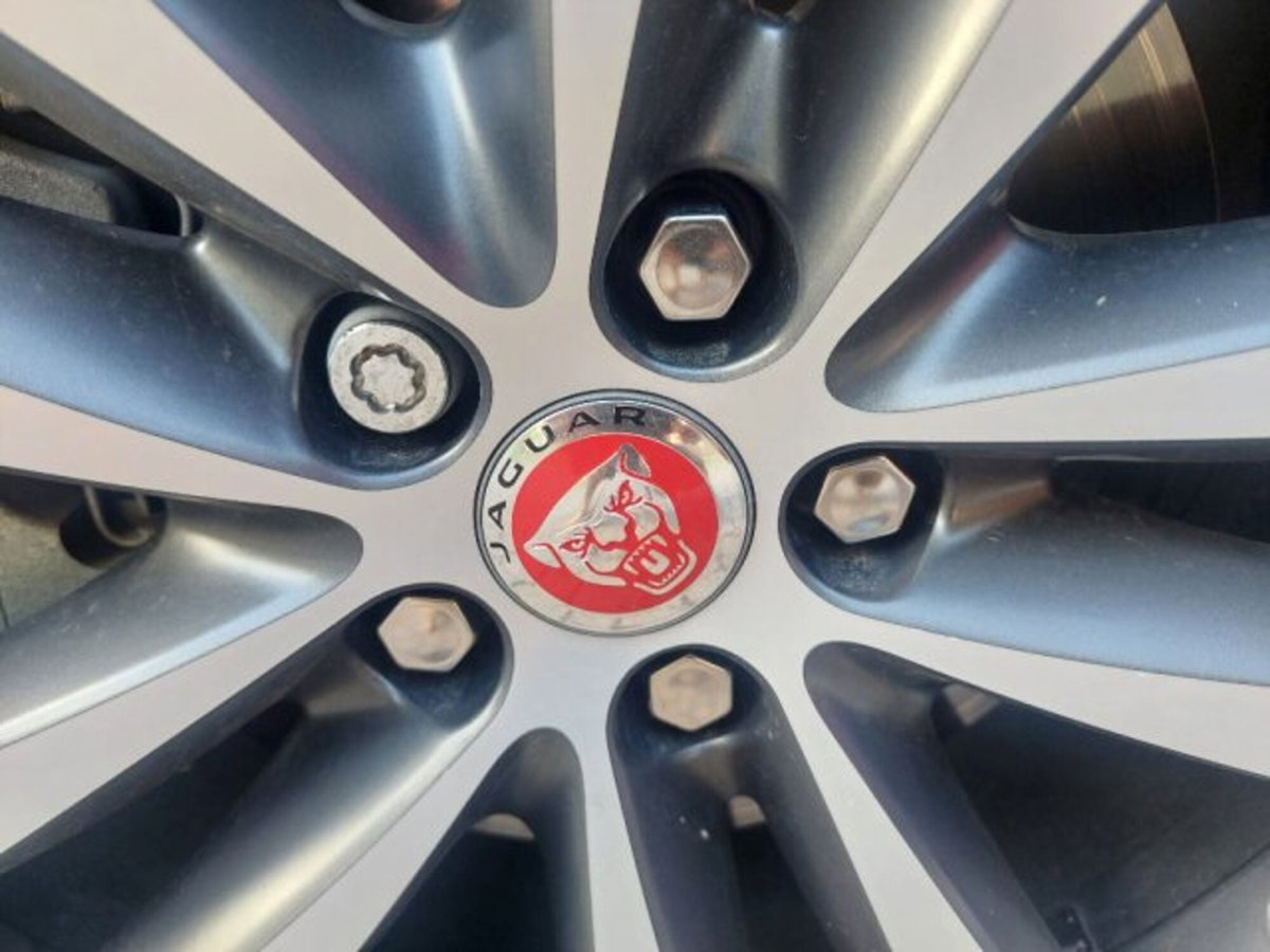Jaguar E-Pace 2.0D 150 CV AWD aut. S (9)