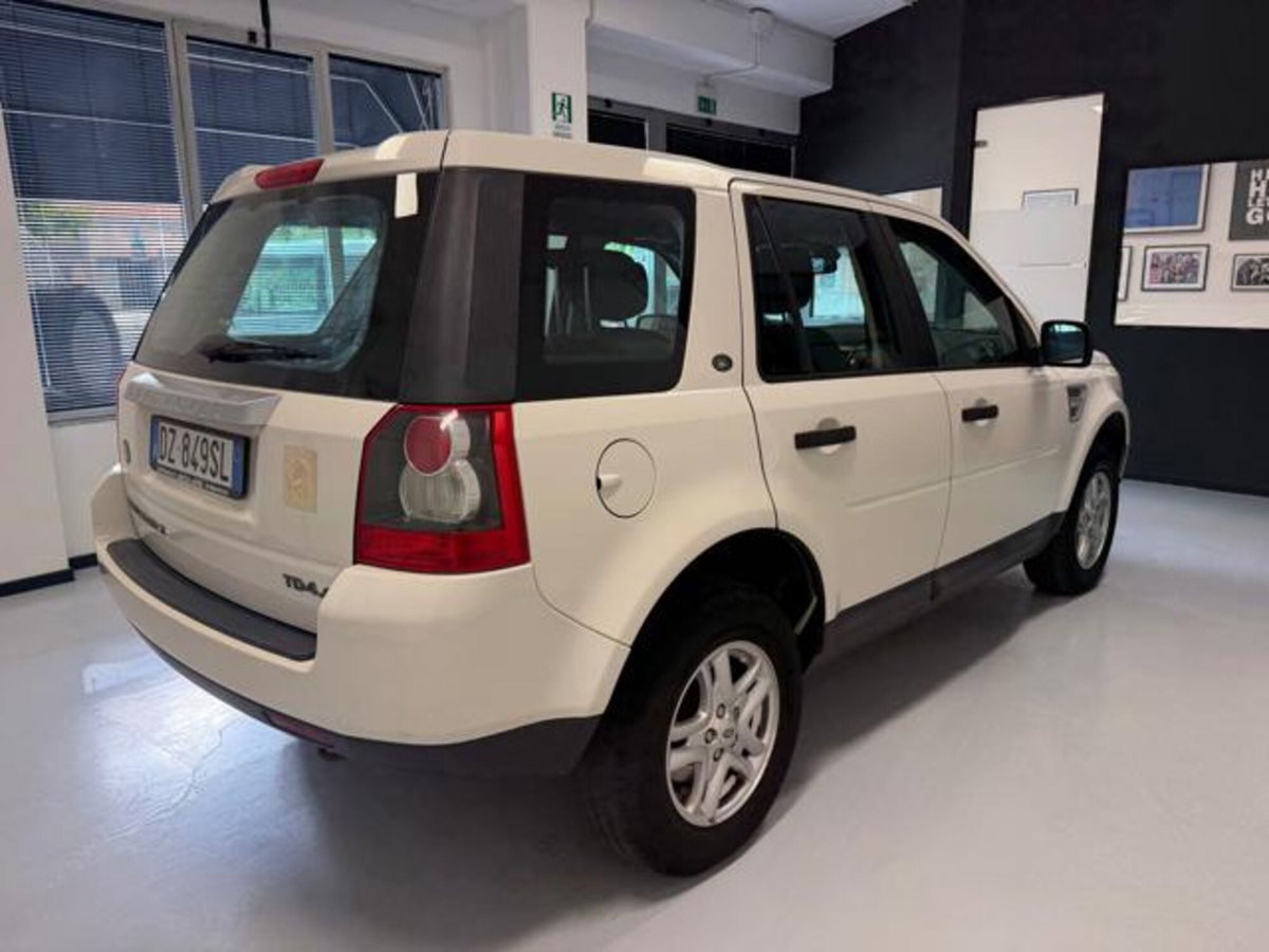 Land Rover Freelander 2.2 TD4 S.W. E (4)