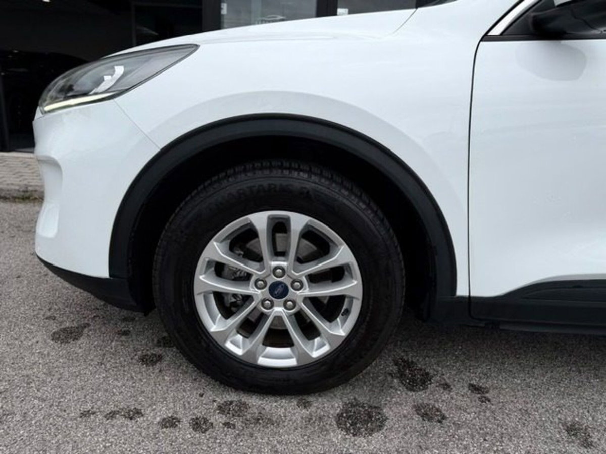 Ford Kuga 2.0 EcoBlue Hybrid 150 CV 2WD Titanium X (17)