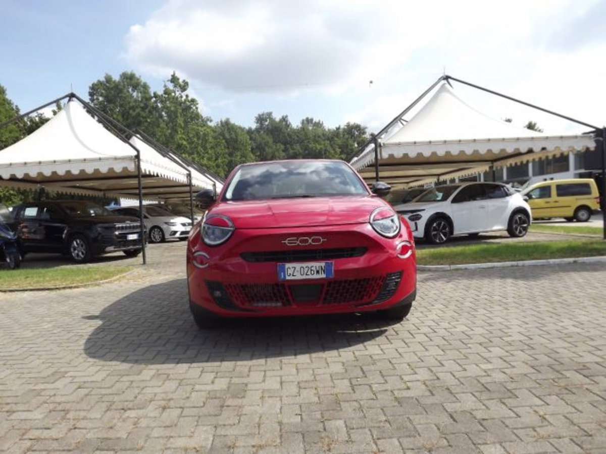 Fiat 600 1.2 hybrid 145cv auto (2)