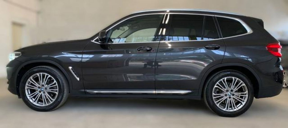 BMW X3 xDrive20d Luxury (2)