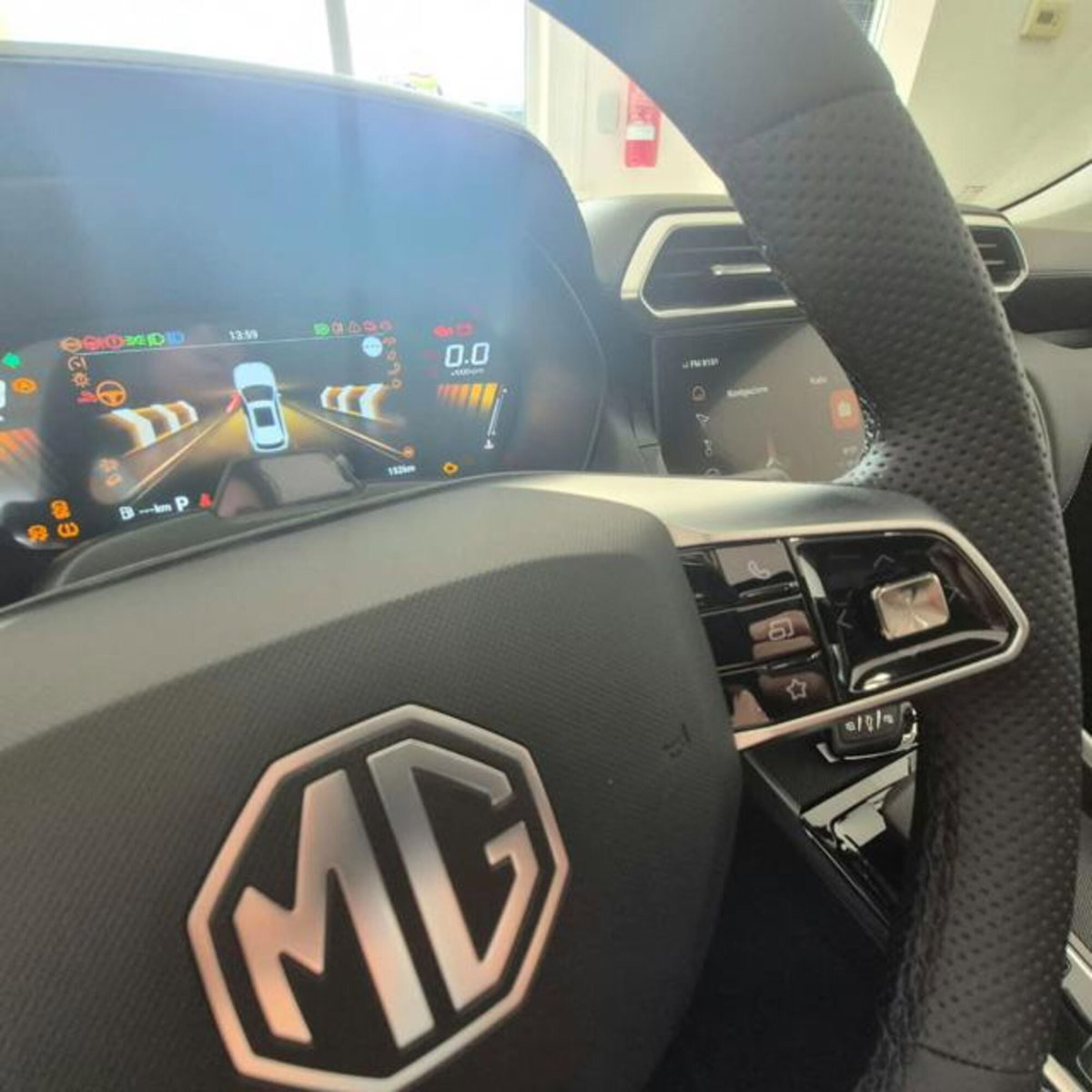 Mg ZS ZS 1.5 Luxury (11)