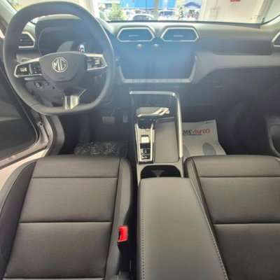 Mg ZS ZS 1.5 Luxury (2)