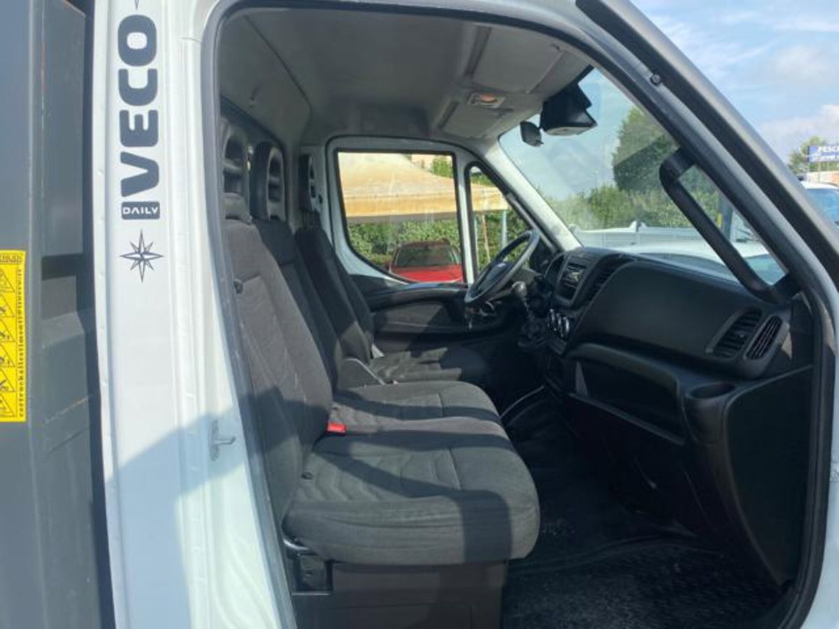 Iveco Daily Telaio 35C17 3.0 HPT PM-RG Cabinato (7)