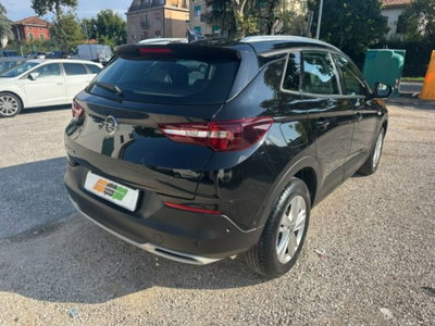 Opel Grandland 1.5 diesel Ecotec aut. Business Elegance (3)