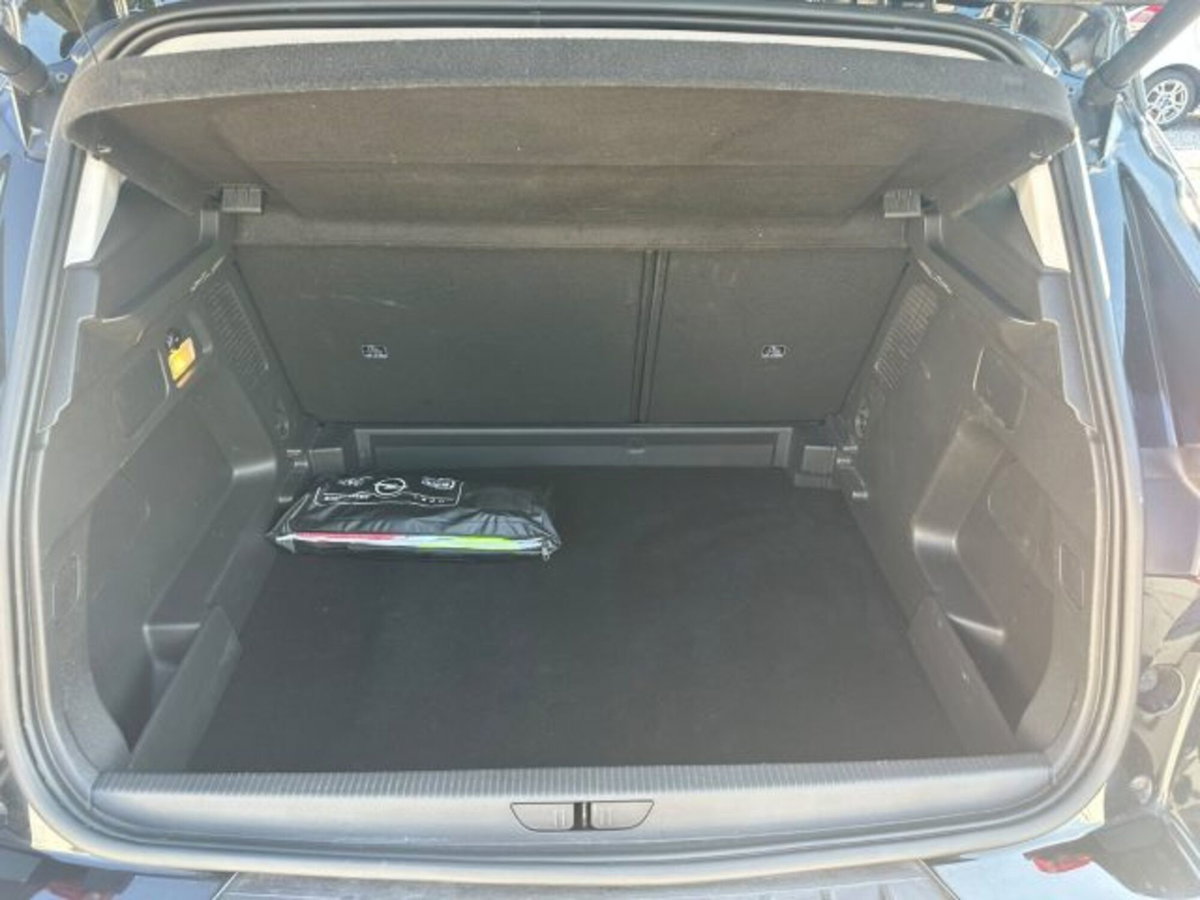 Opel Grandland 1.5 diesel Ecotec aut. Business Elegance (7)