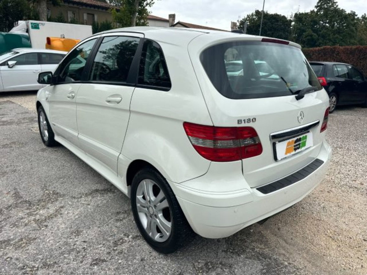 Mercedes-Benz Classe B 180 BlueEFFICIENCY Executive (11)