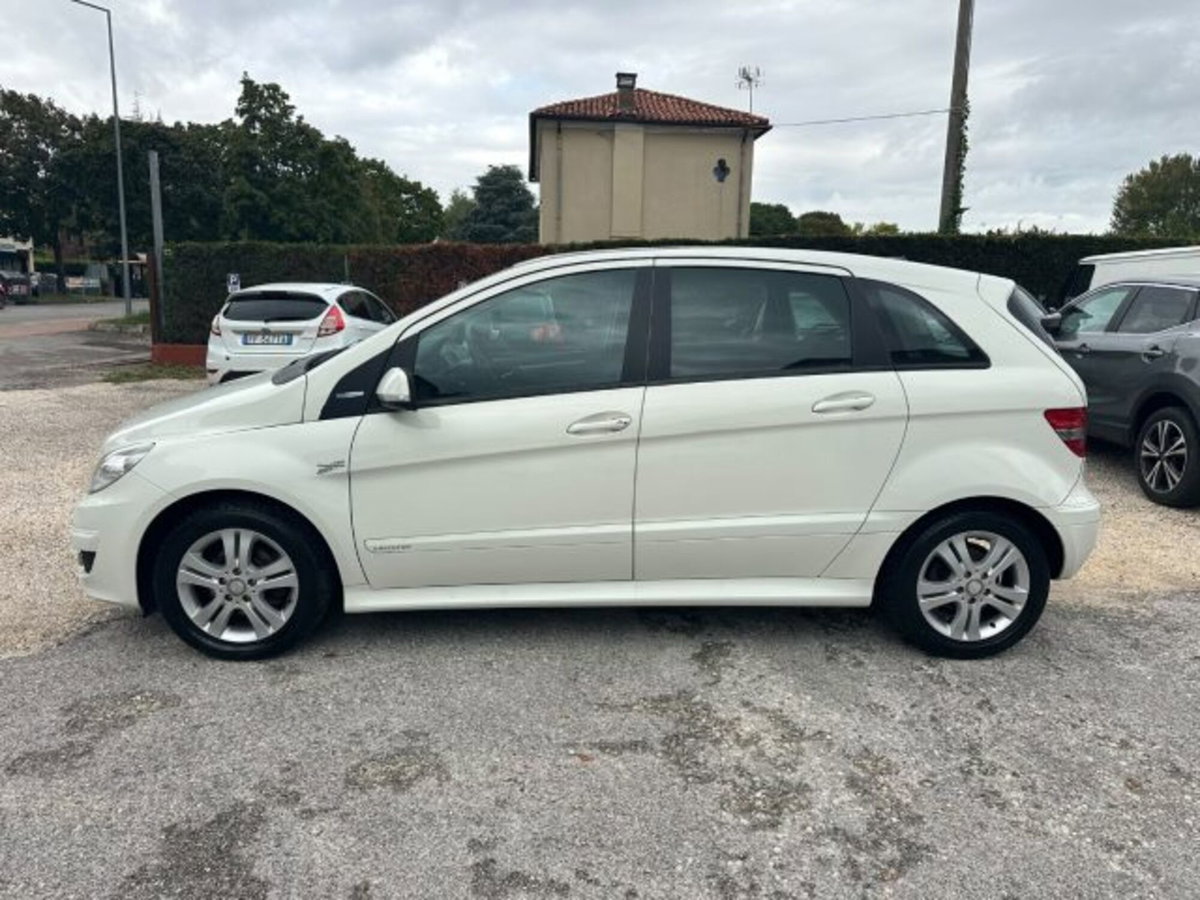 Mercedes-Benz Classe B 180 BlueEFFICIENCY Executive (2)