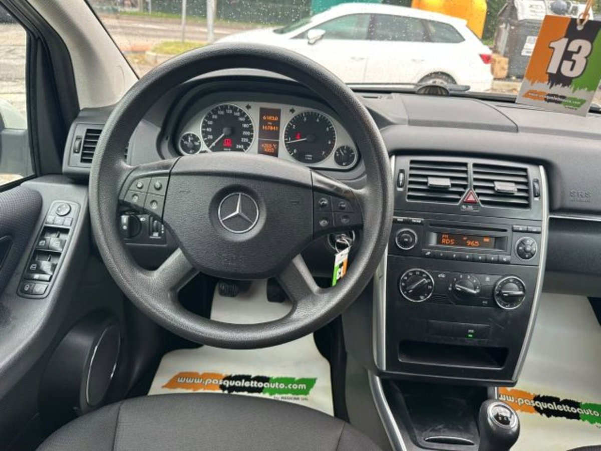 Mercedes-Benz Classe B 180 BlueEFFICIENCY Executive (4)