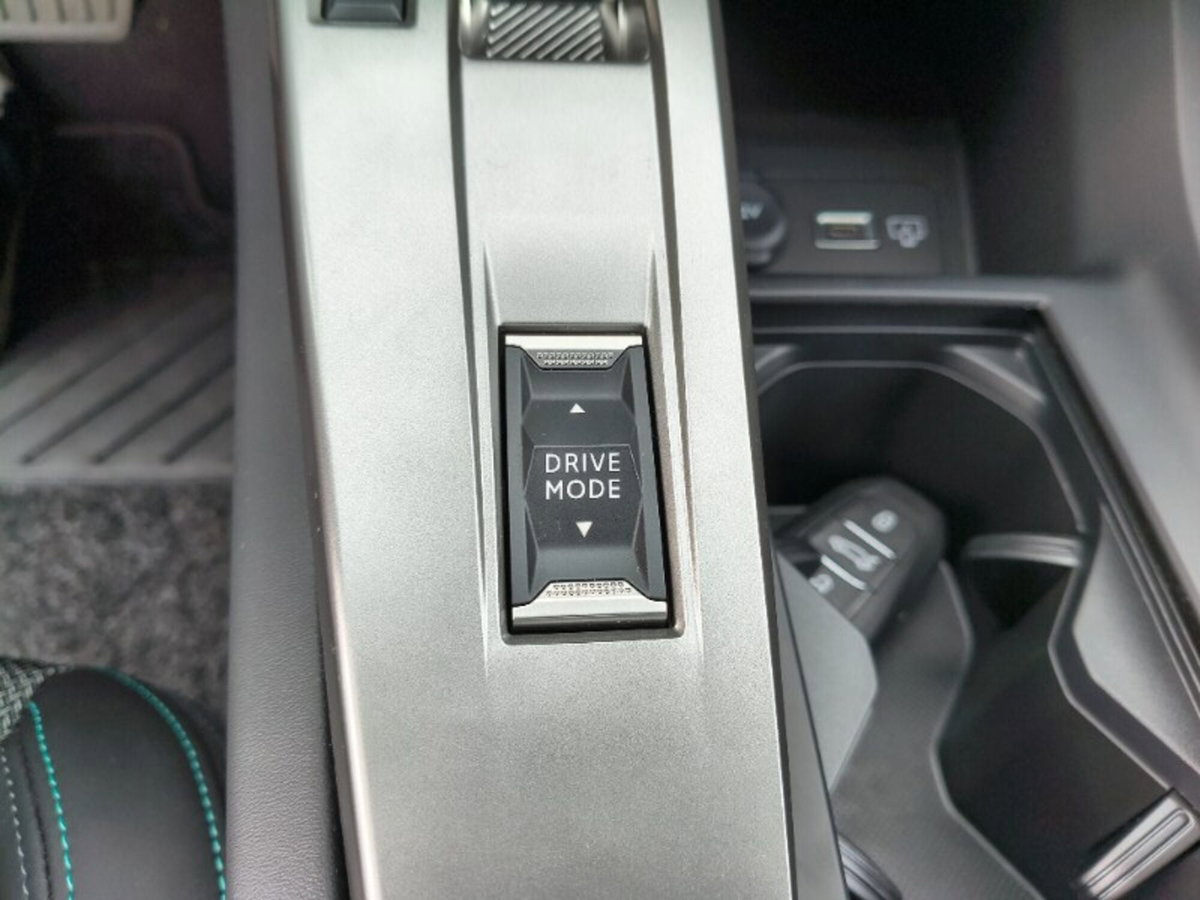 Peugeot 308 BlueHDi 130 S&S EAT8 Allure Pack (19)