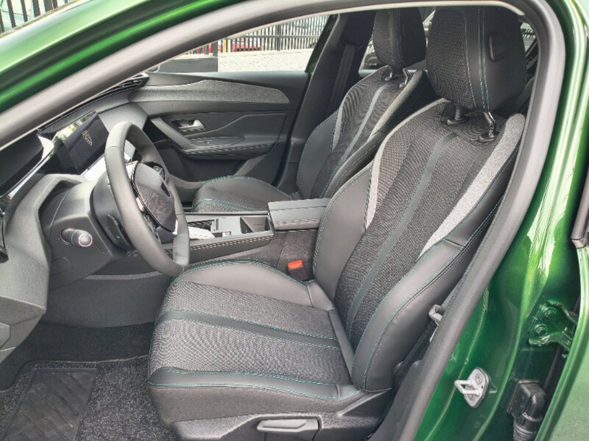 Peugeot 308 BlueHDi 130 S&S EAT8 Allure Pack (8)