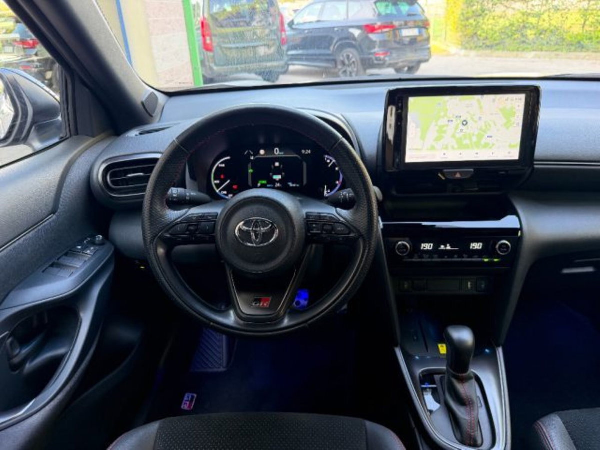 Toyota Yaris Cross 1.5h GR Sport Black Sky fwd 116cv e-cvt (10)
