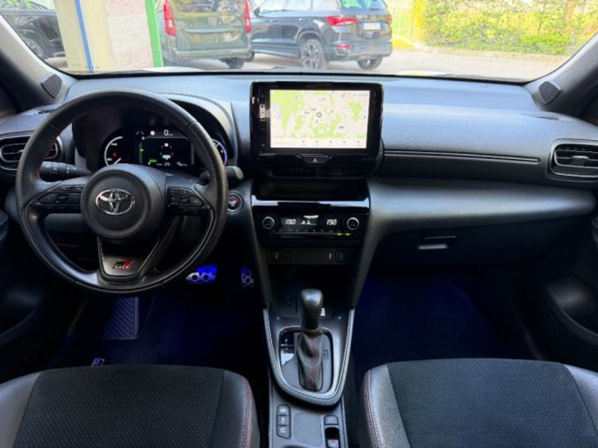 Toyota Yaris Cross 1.5h GR Sport Black Sky fwd 116cv e-cvt (11)