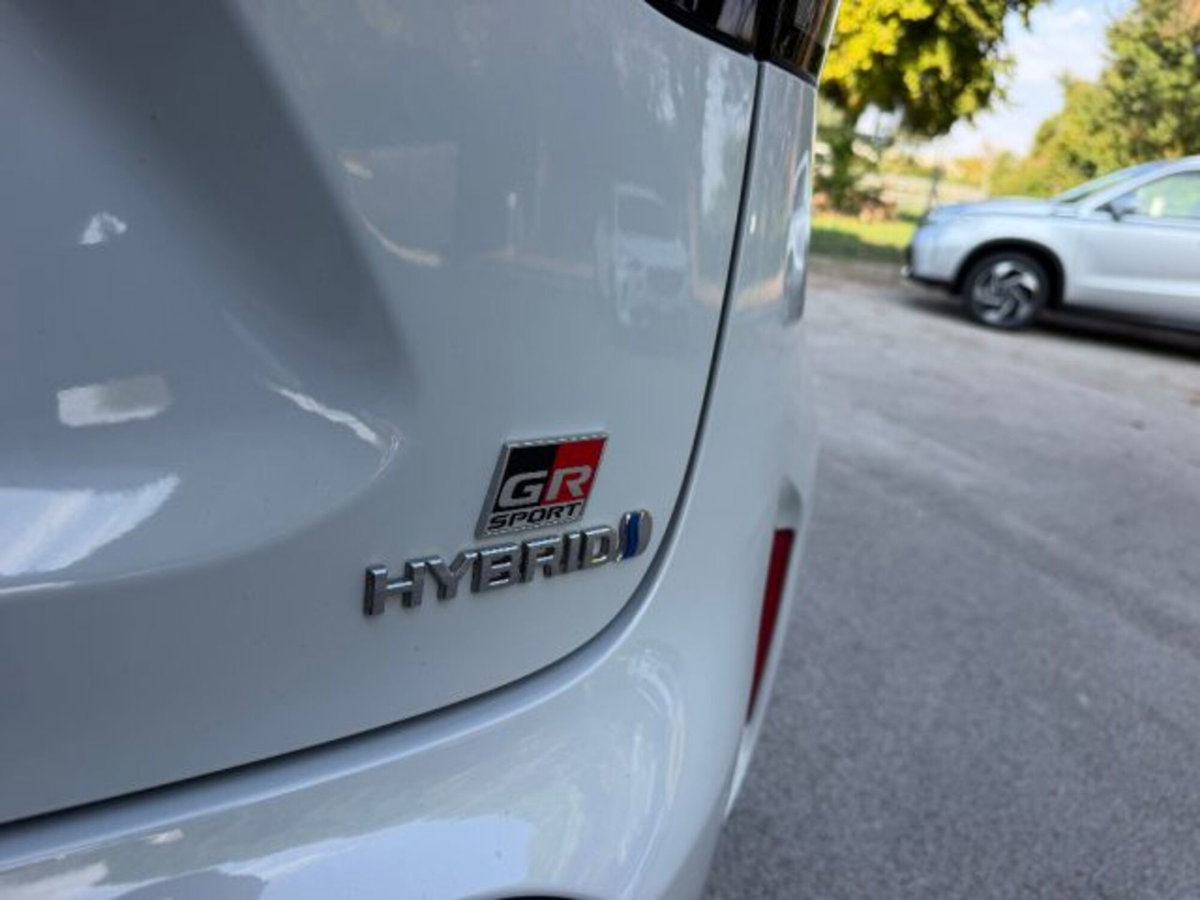 Toyota Yaris Cross 1.5h GR Sport Black Sky fwd 116cv e-cvt (14)