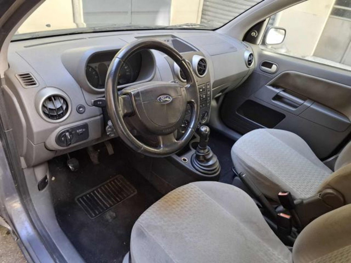 Ford Fusion 1.4 16V 5p. (5)