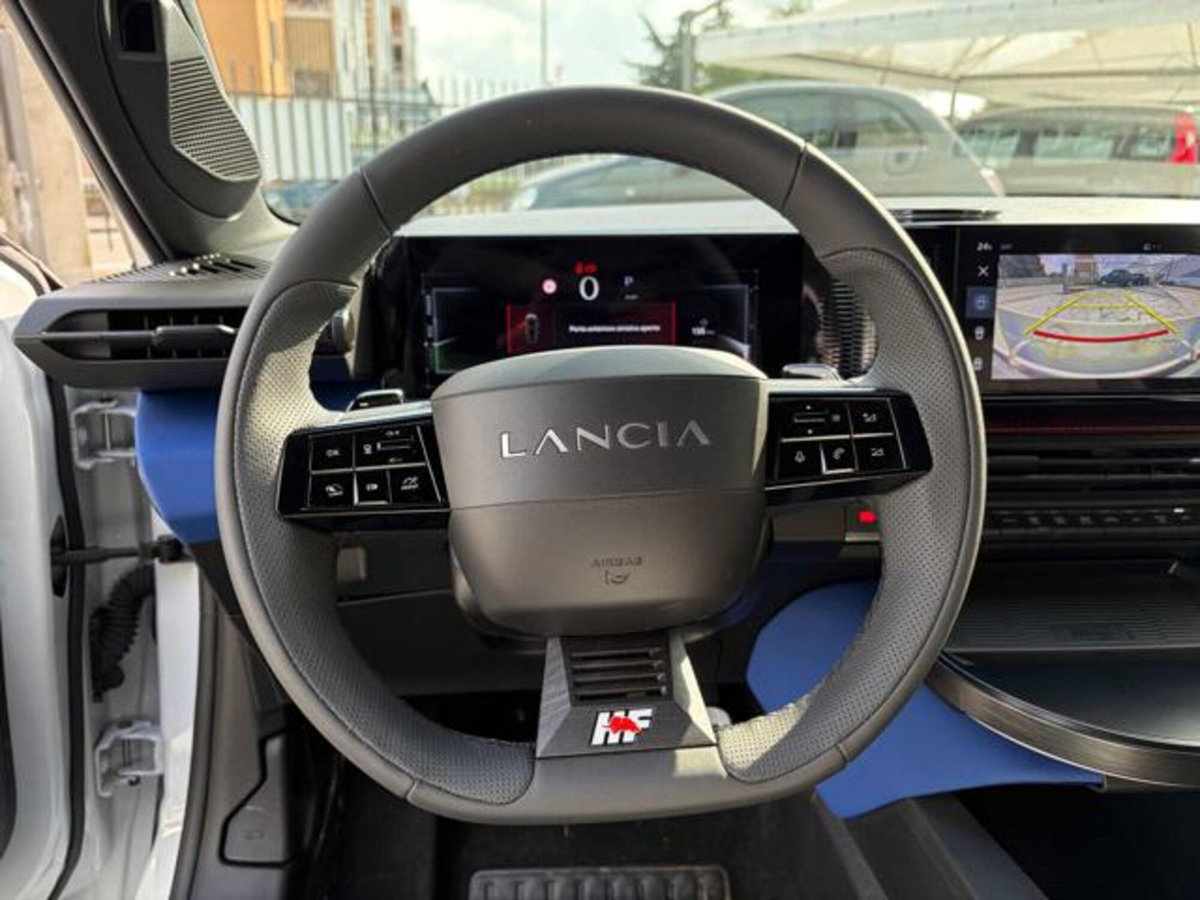 Lancia Ypsilon 1.2 mhev HF Line 110cv e-dct (8)