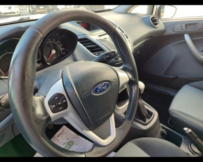 Ford Fiesta 1.4 TDCi 68CV 3 porte Titanium (16)