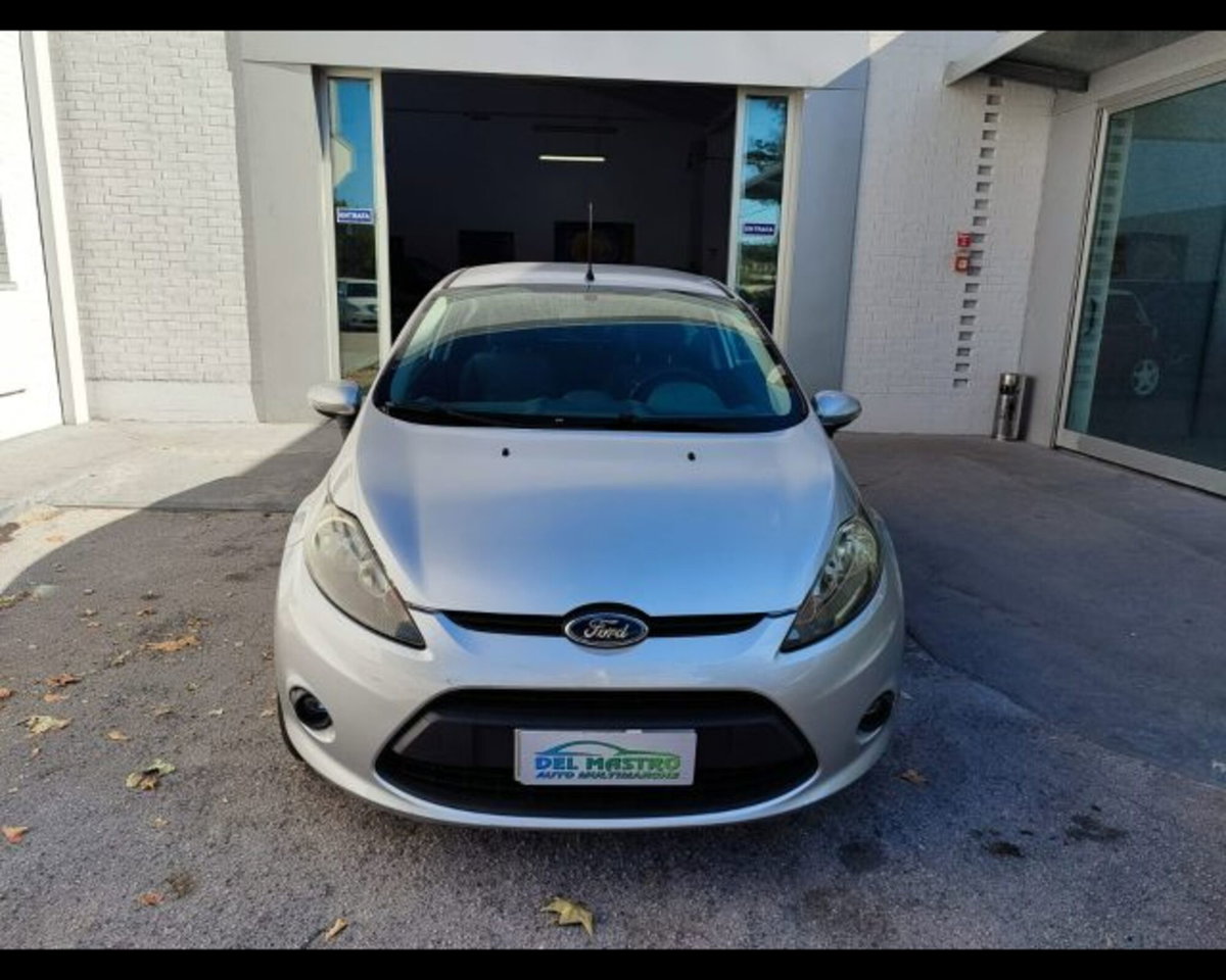 Ford Fiesta 1.4 TDCi 68CV 3 porte Titanium (2)