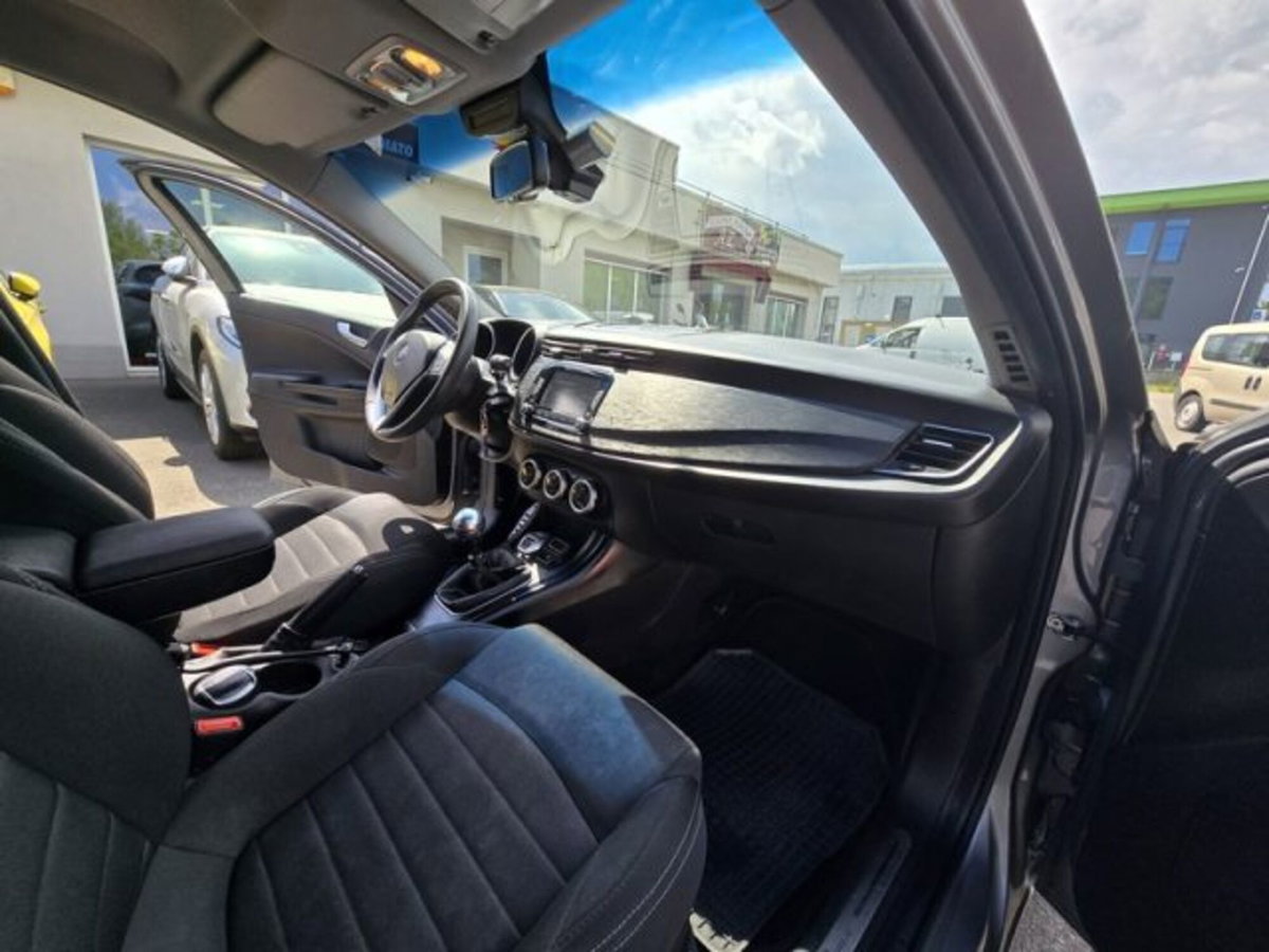 Alfa Romeo Giulietta 1.6 JTDm Giulietta 120cv (12)