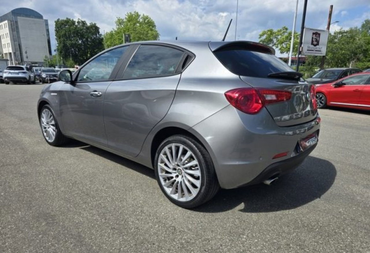 Alfa Romeo Giulietta 1.6 JTDm Giulietta 120cv (3)