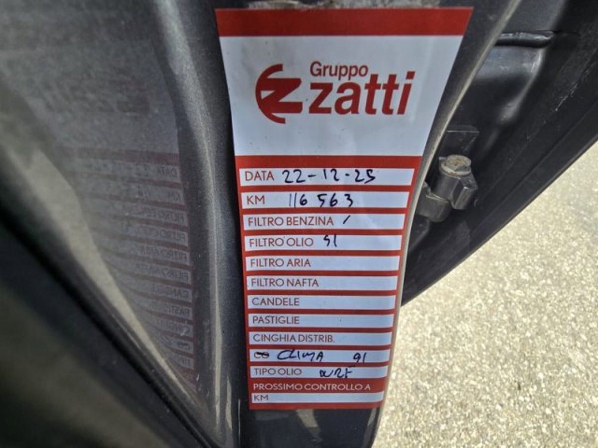 Alfa Romeo Giulietta 1.6 JTDm Giulietta 120cv (7)