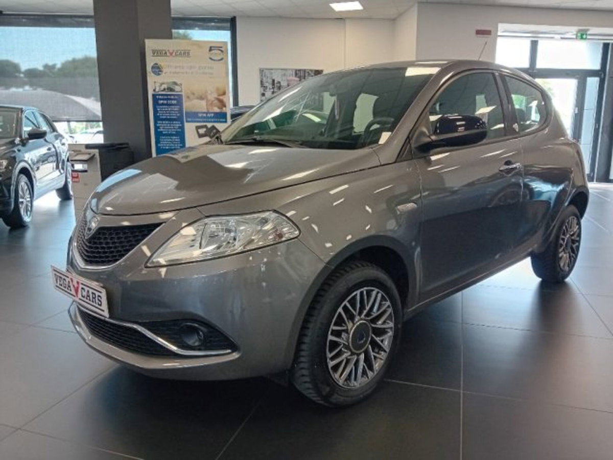 Lancia Ypsilon 0.9 TwinAir 5 porte Metano Ecochic Gold