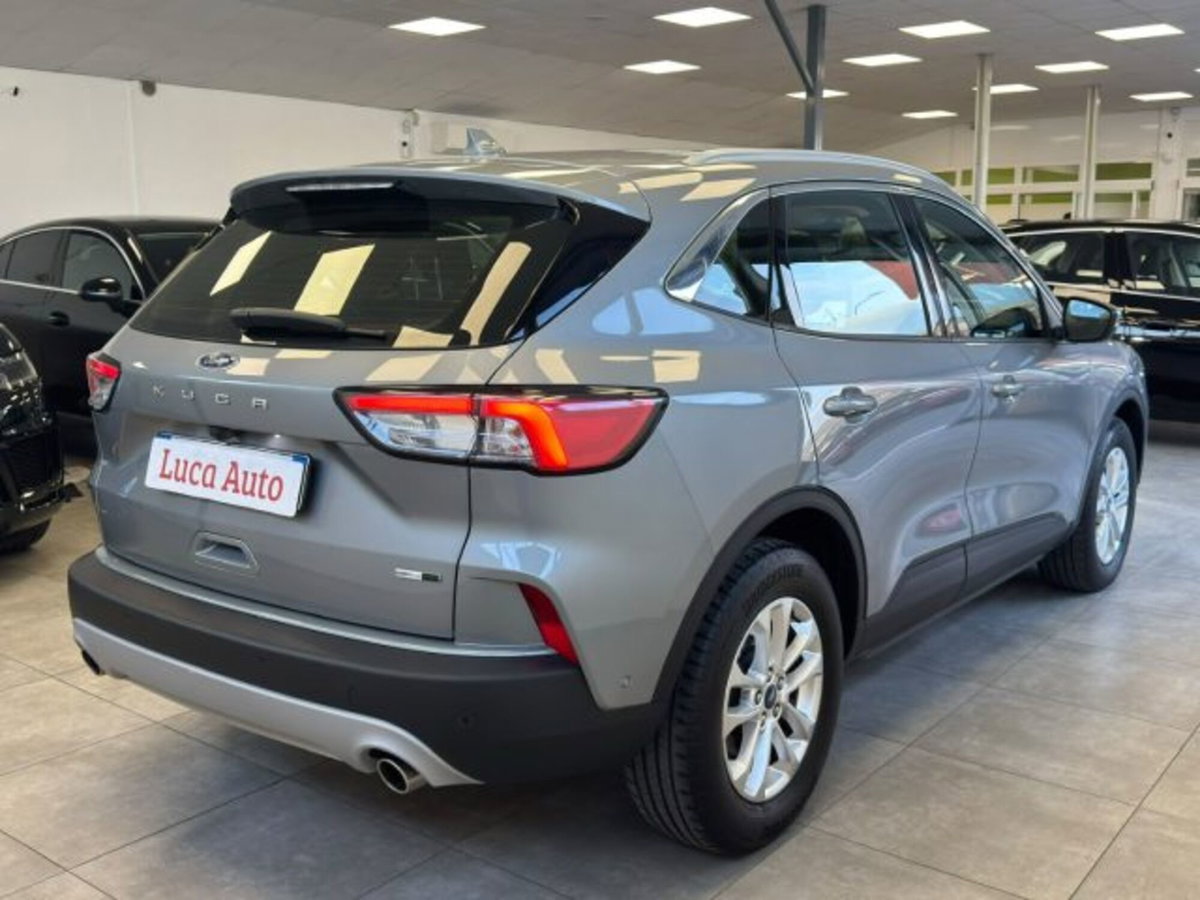 Ford Kuga 2.0 EcoBlue Hybrid 150 CV 2WD (4)