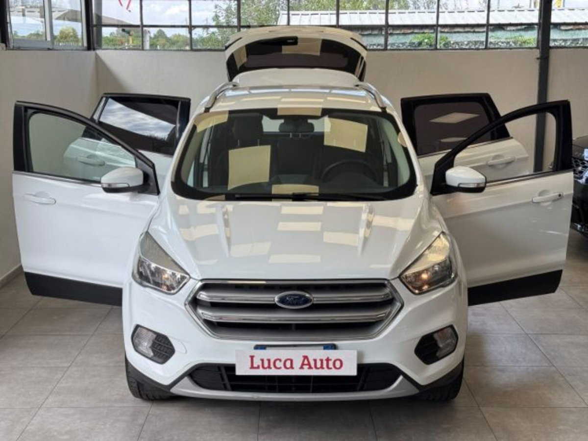Ford Kuga 1.5 EcoBoost 120 CV 2WD (2)