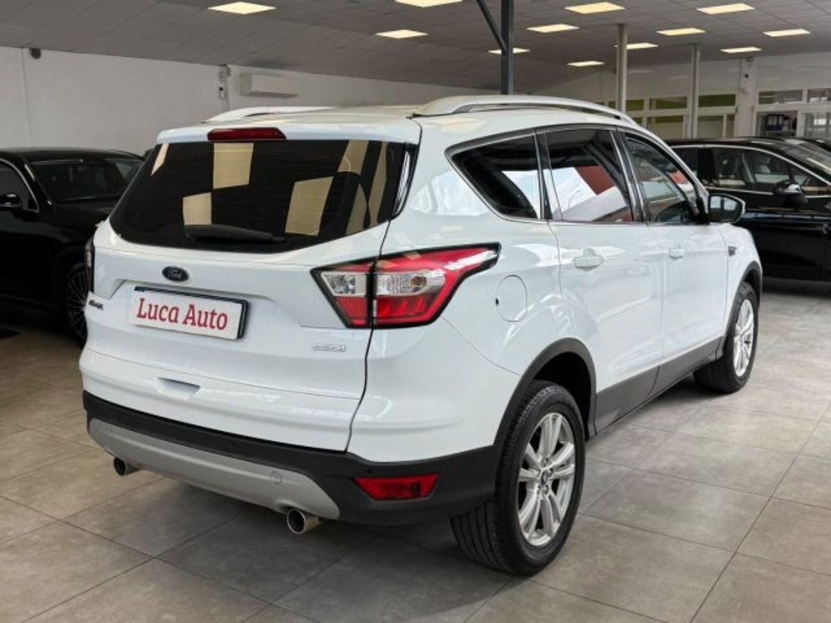 Ford Kuga 1.5 EcoBoost 120 CV 2WD (4)