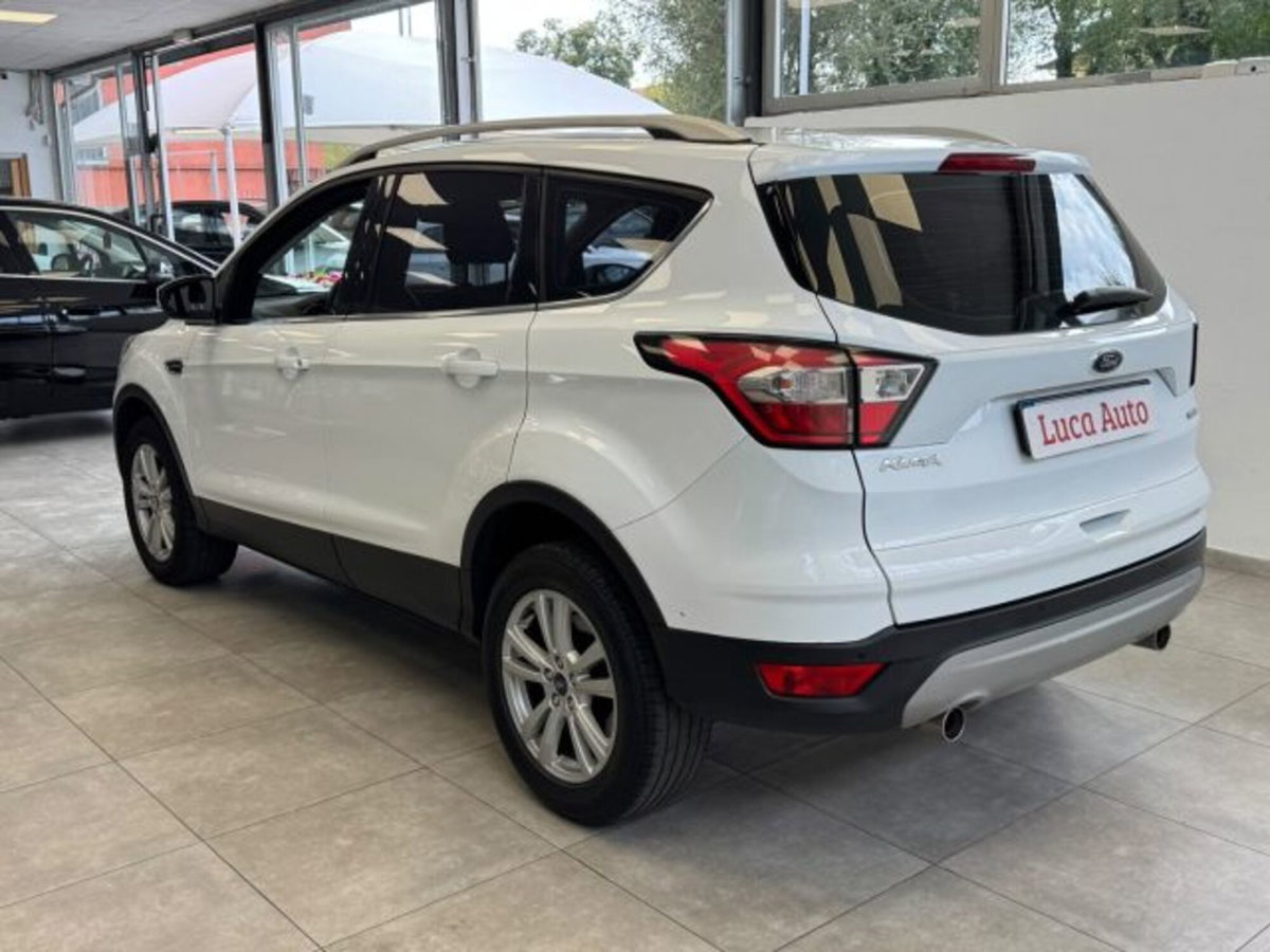 Ford Kuga 1.5 EcoBoost 120 CV 2WD (6)