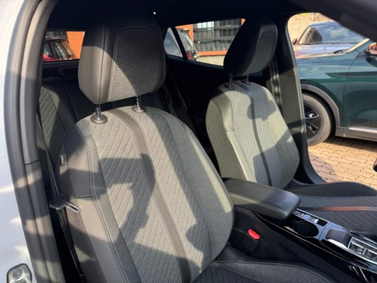 Peugeot 2008 1.2 puretech Allure s&s 130cv eat8 (16)