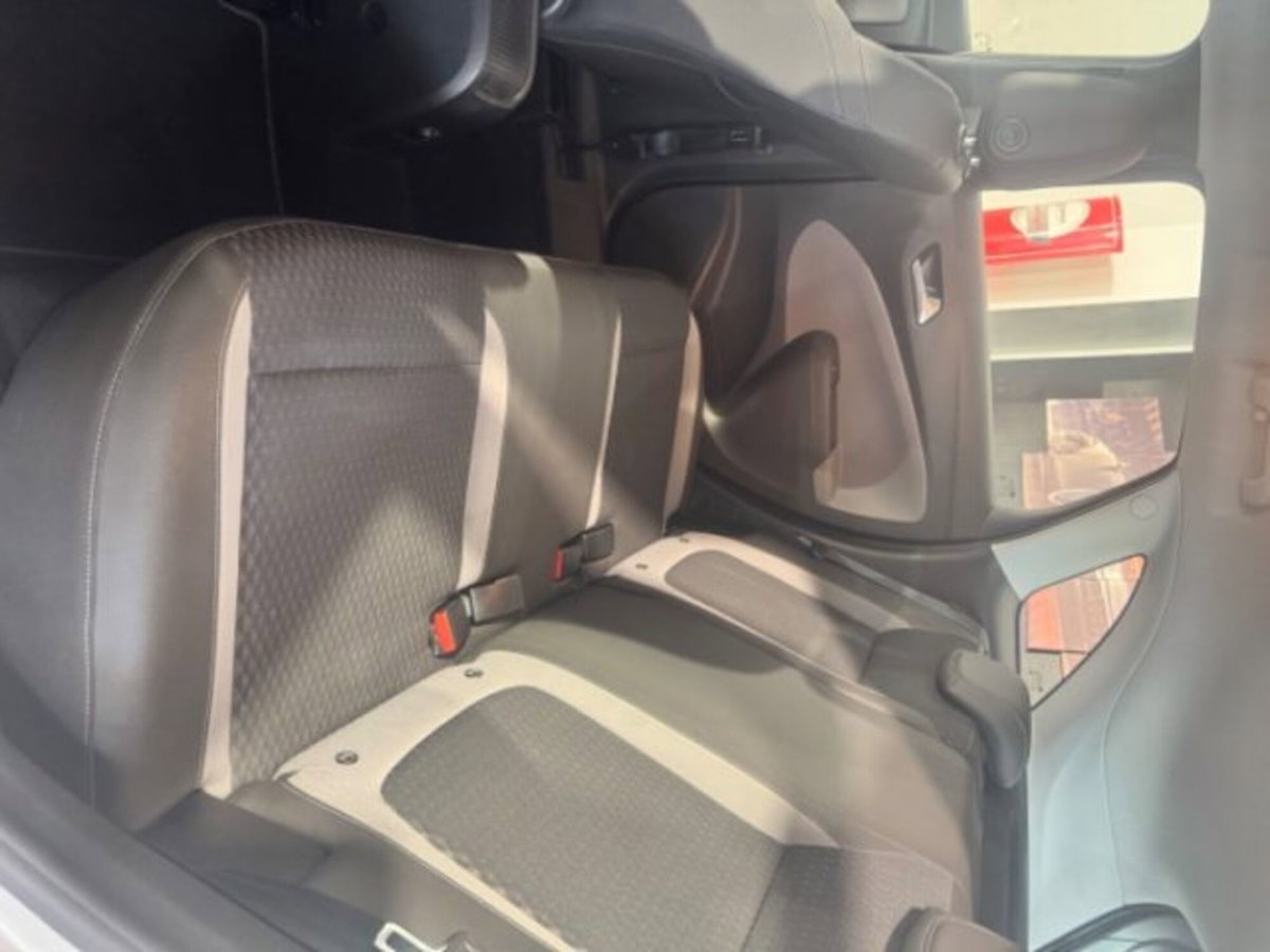 Opel Crossland X 1.2 12V Innovation (18)