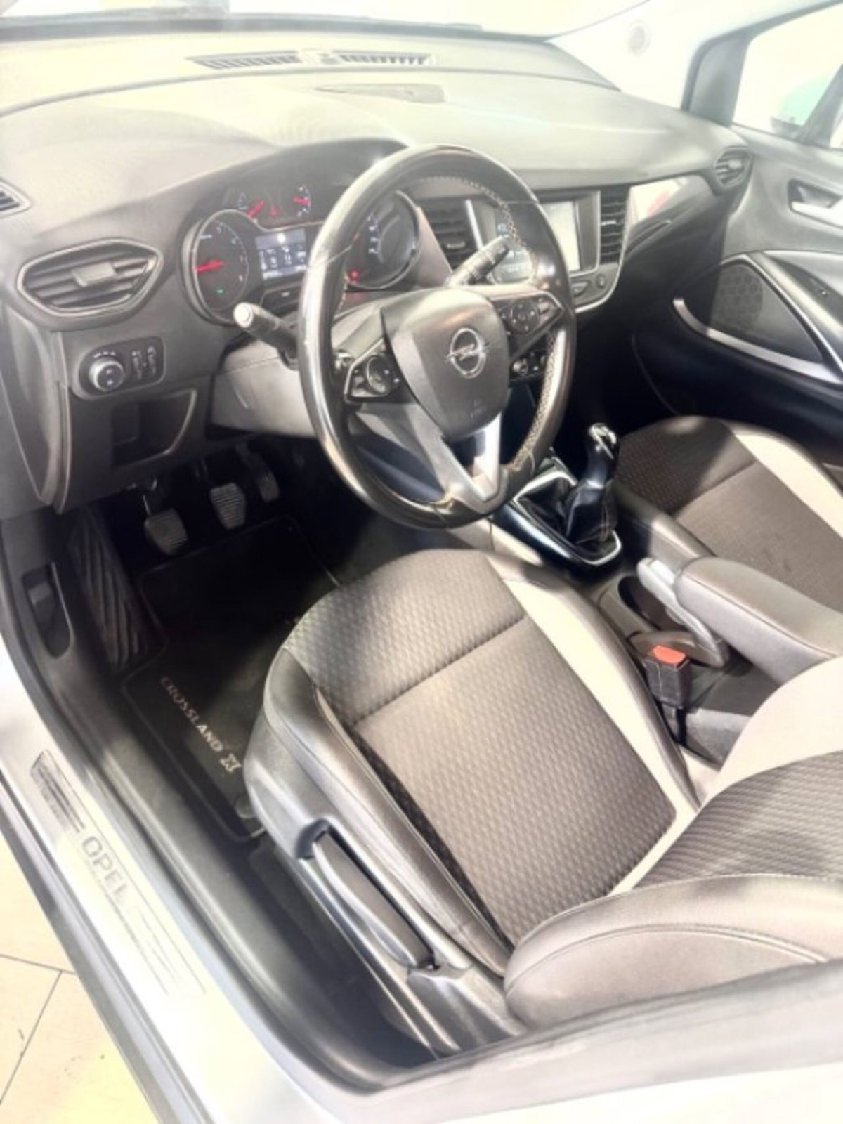 Opel Crossland X 1.2 12V Innovation (9)
