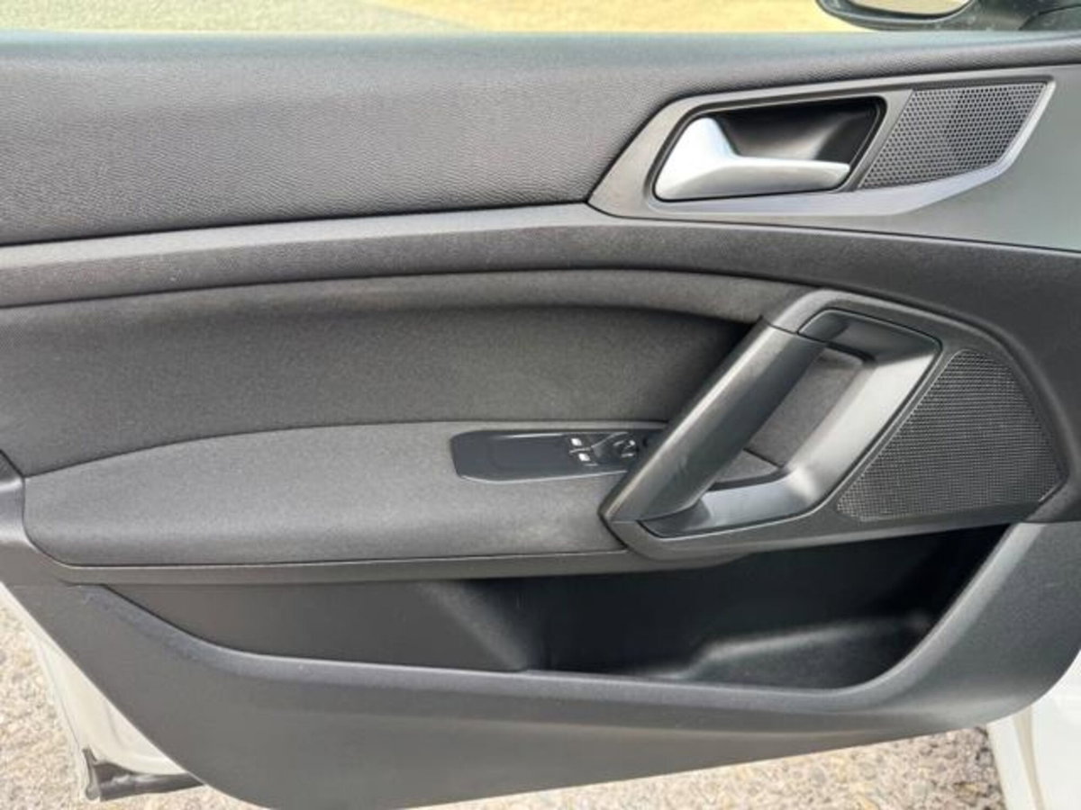 Peugeot 308 SW 1.6 HDi 92 CV Business (9)