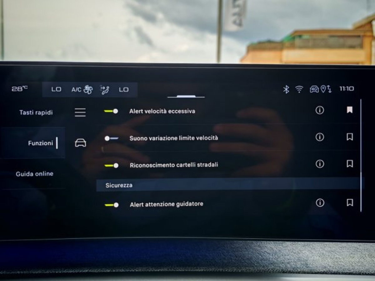 Peugeot 3008 1.2 hybrid GT Exclusive 145cv e-dcs6 (19)